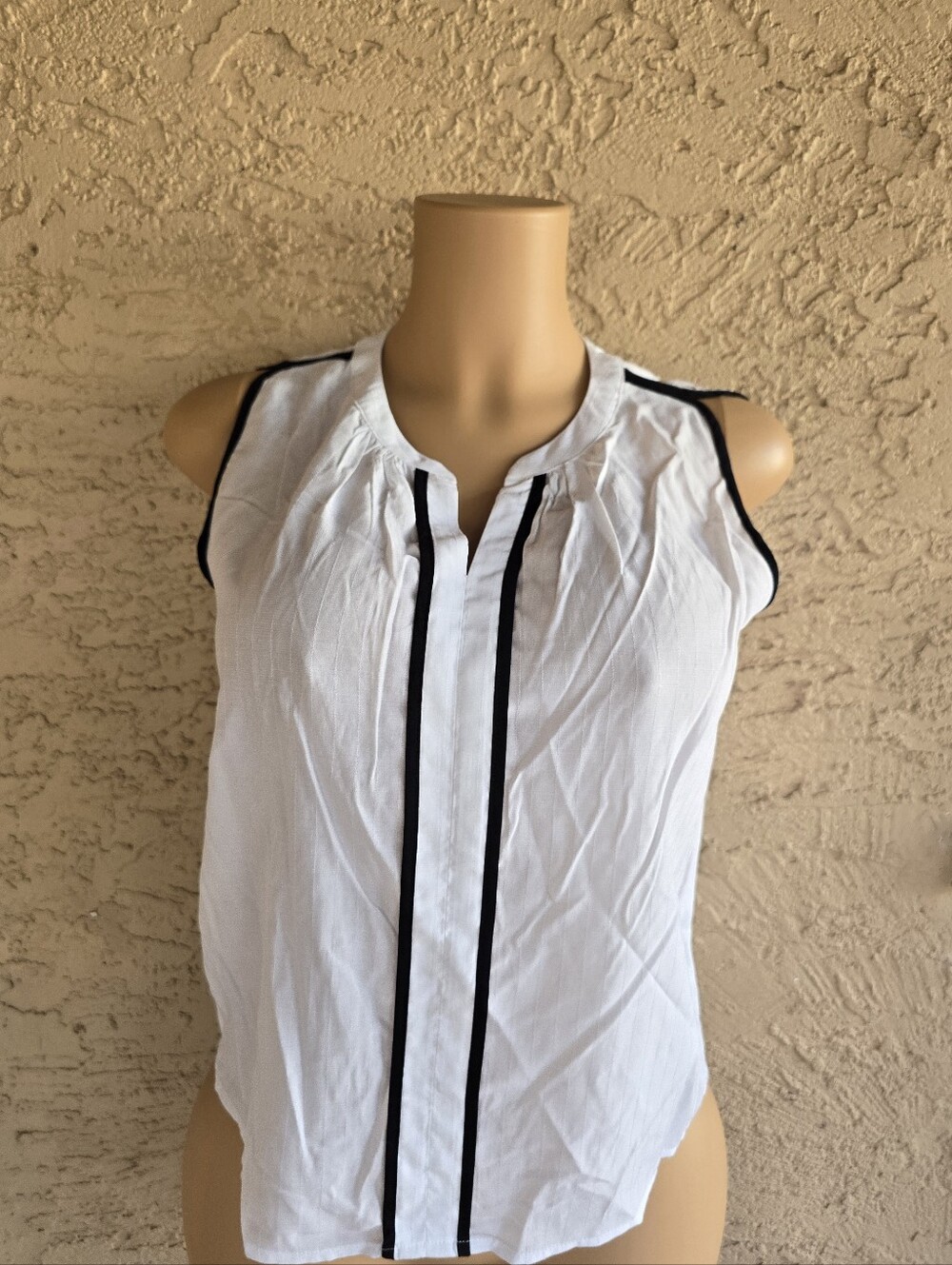 Liz Claiborne Top White Sleeveless Camisole with Black Piping